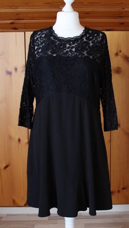 Kleid YESSICA mit Spitze schwarz Gr. 46