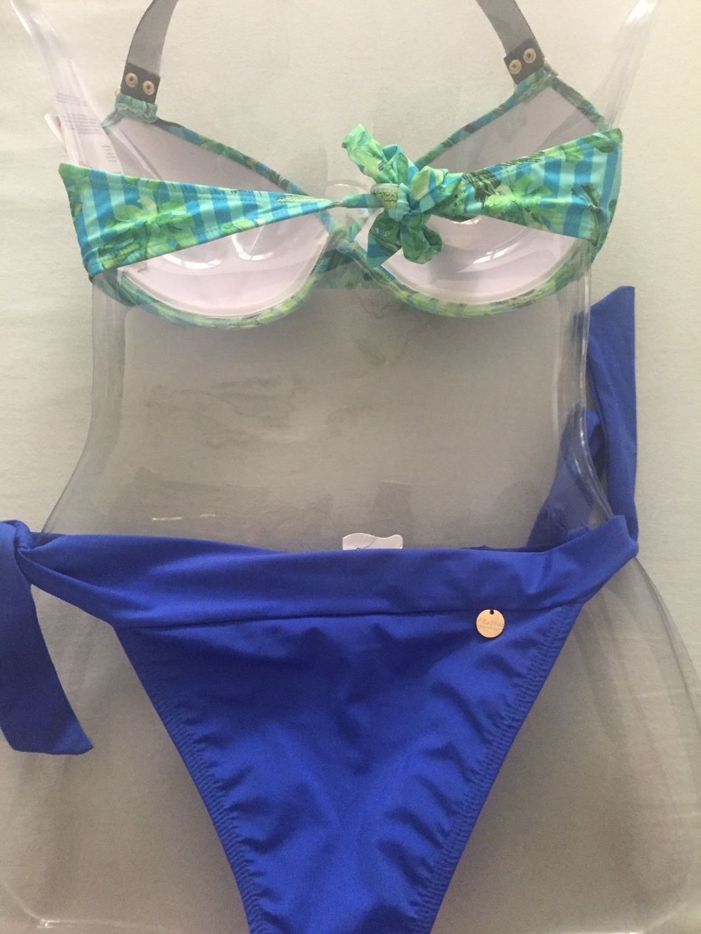 Badekleider & Bikinis: Schöner Bras.spezieller Qualität Bikini – Neu und originalverpackt aus Zell  ZH von maria0100 1
