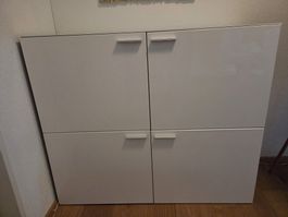 Sideboard weiss mit vier Türen und Einlegeböden