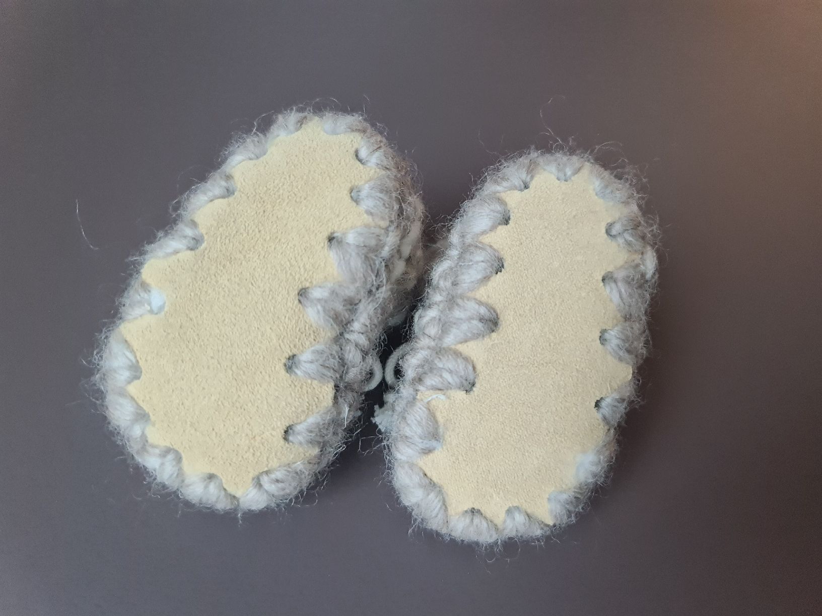 Scarpe per ragazzi: Babyschuhe aus Schafwolle und Echtleder – Nuovo (secondo la descrizione) da Uster venduto da Cruleye 3