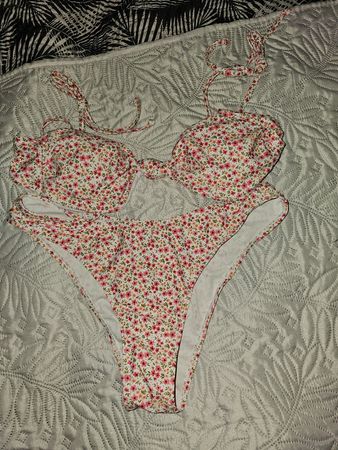 Maillot de bain femme neuf,tendance floral, taille M 👙☀️