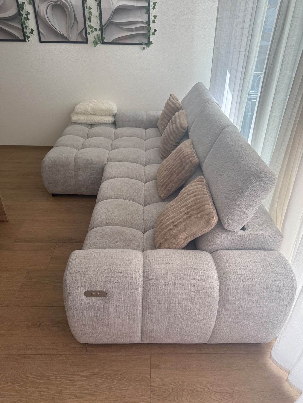 Divani: Modernes Sofa mit elektrischer Verstellung – Nuovo (secondo la descrizione) da Merenschwand venduto da LuxeFlow 1