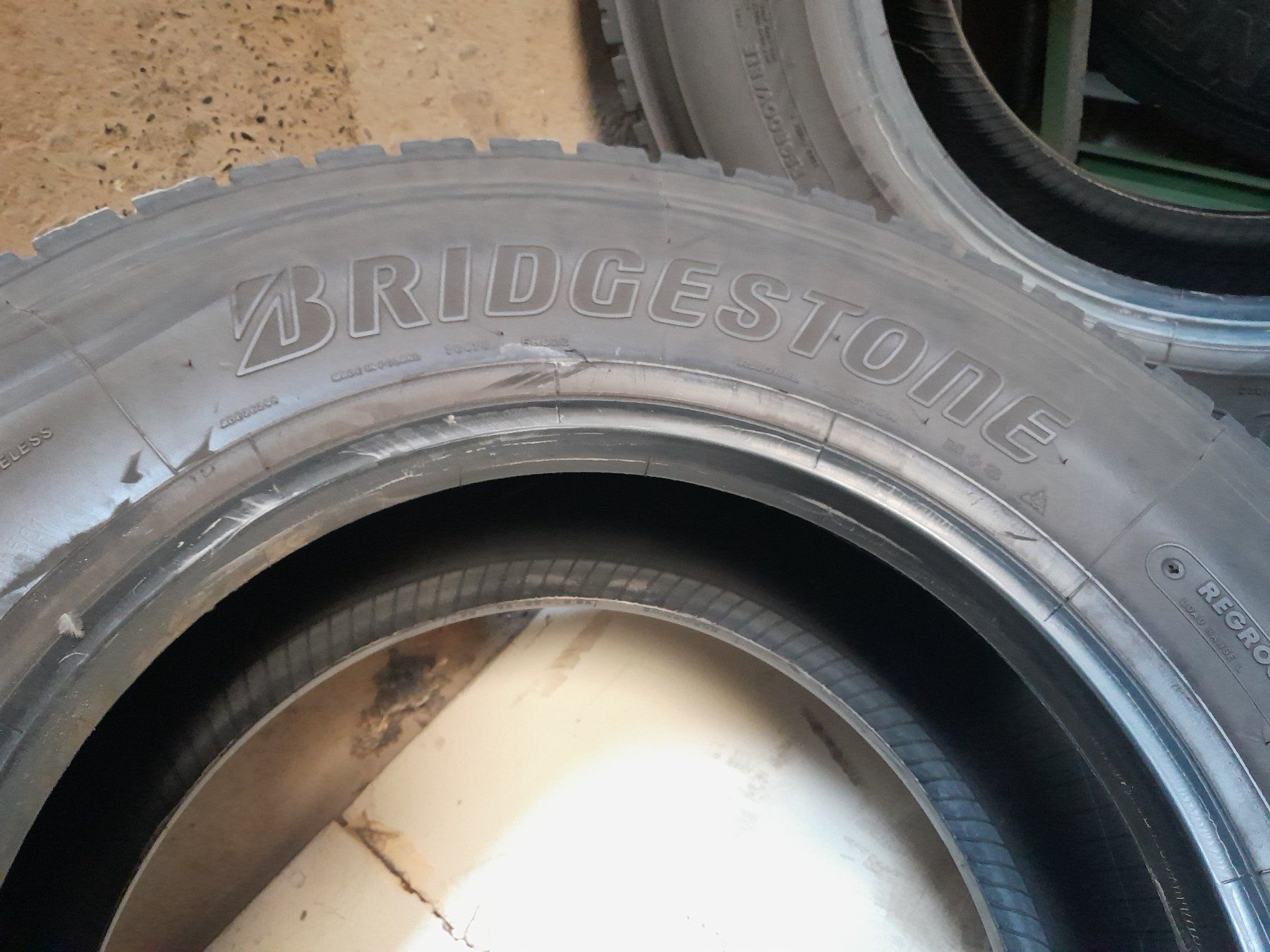 Bridgestone Pneumatici & Ruote complete: 2x Bridgestone 315/70 R 22.5 – Usato da Nesslau venduto da Altherr12 6