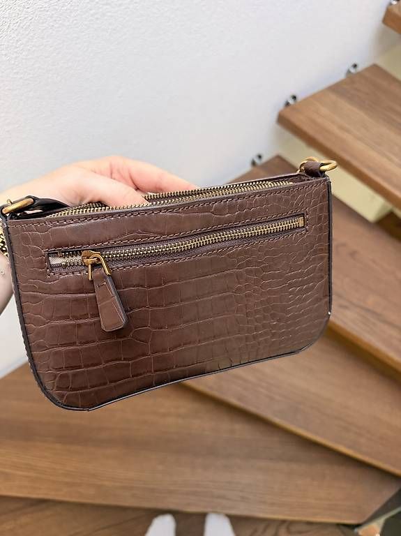 Borse da donna: Braune Guess Schultertasche – Usato da Neuenegg venduto da sina.lndr 2