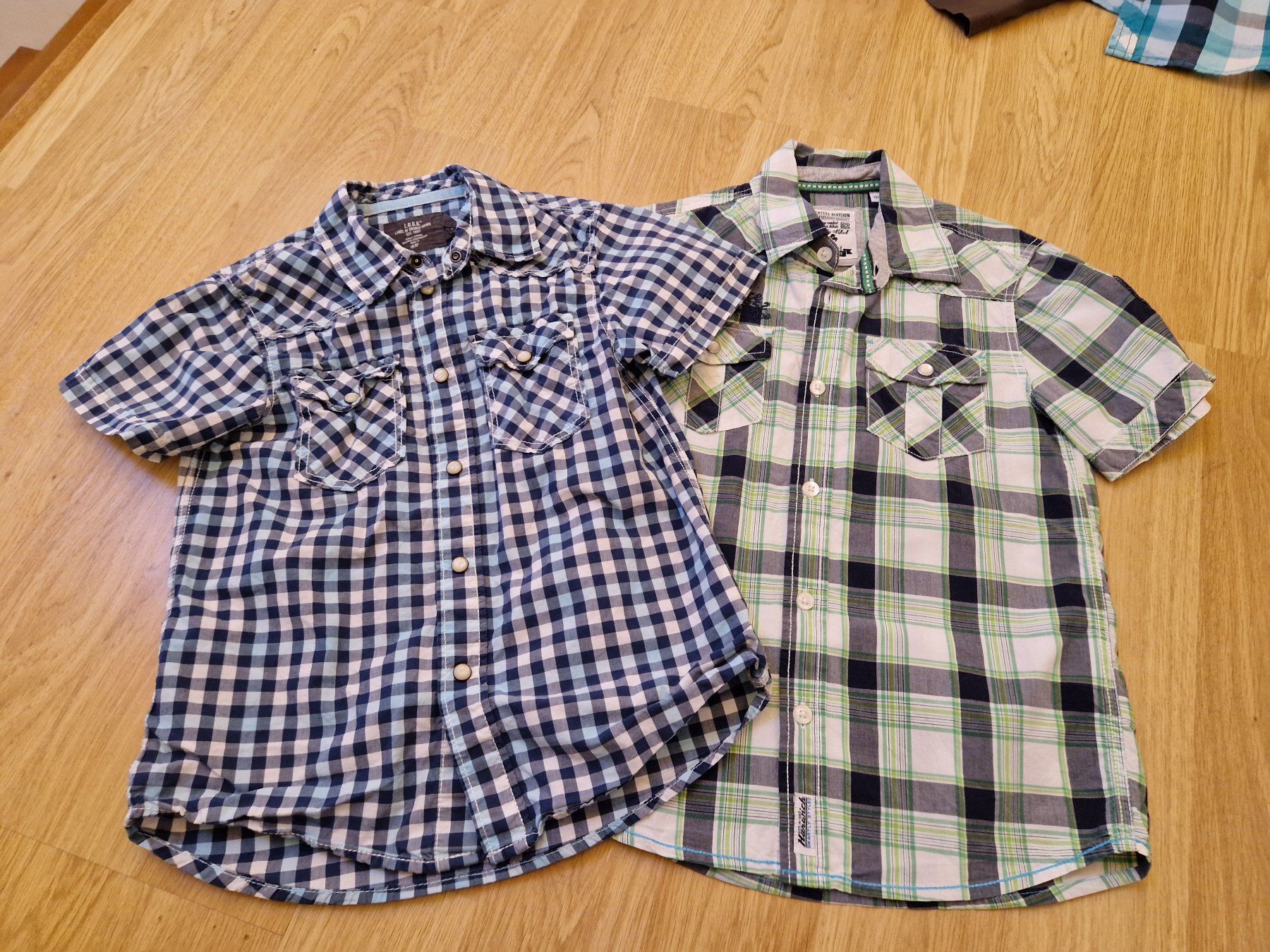 Camicie, T-shirt & Polo: 2 Hemden / 2x Hemd kurzarm 128 – Usato da Giswil venduto da monimaus08