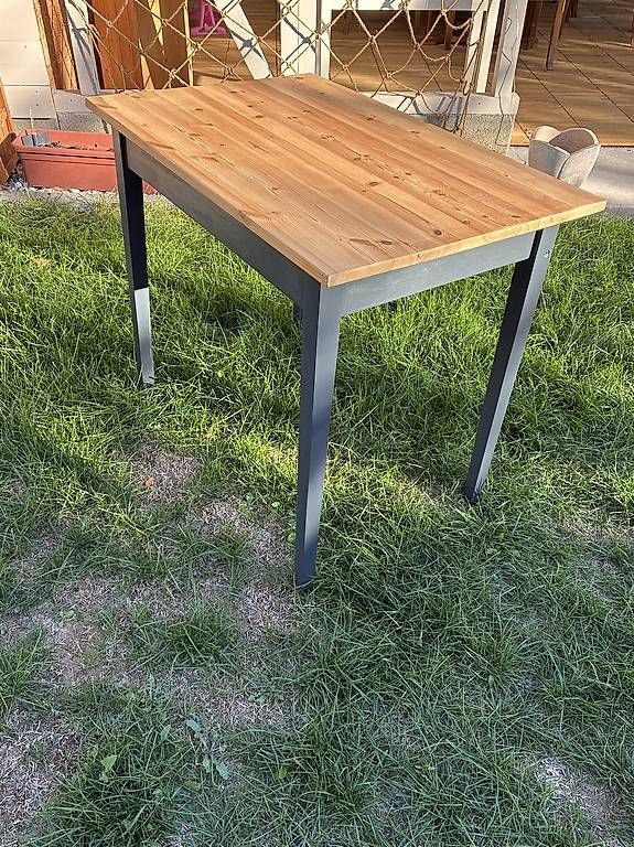 Bureaux: Petite table -bureau  – D'occasion à Granges-Marnand par luciole04 2