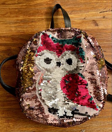 schöner Rucksack mit Eule und Pailletten