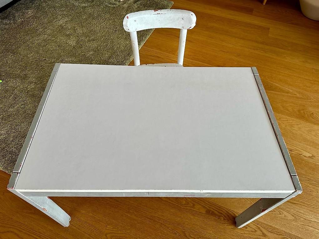 Tische: Kindertisch 50cm x 80cm mit Stuhl – Gebraucht aus Kastanienbaum von JuniorP. 1