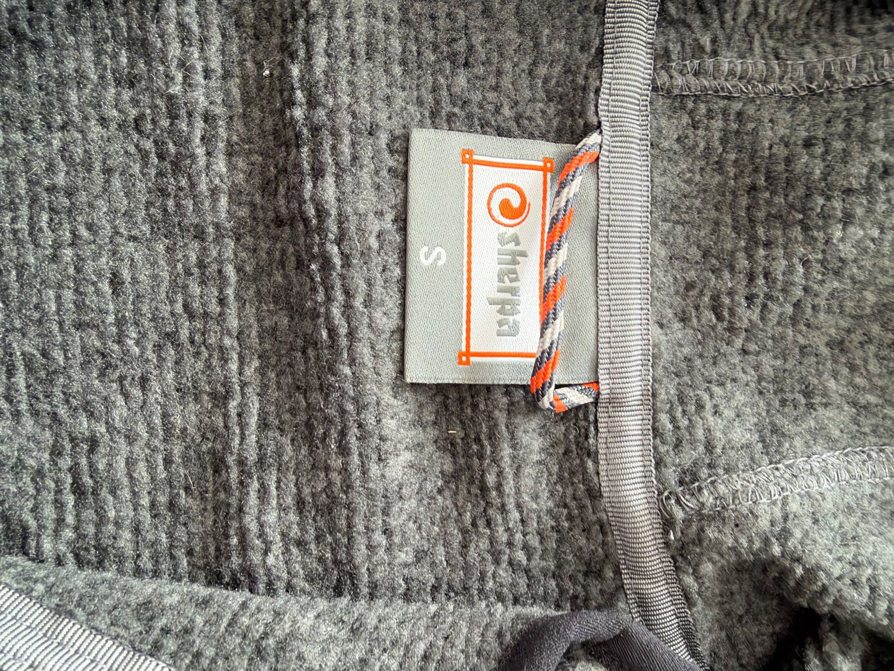 Sherpa Jacken: Sherpa Jacke – Gebraucht aus Brig von eyra2000 3