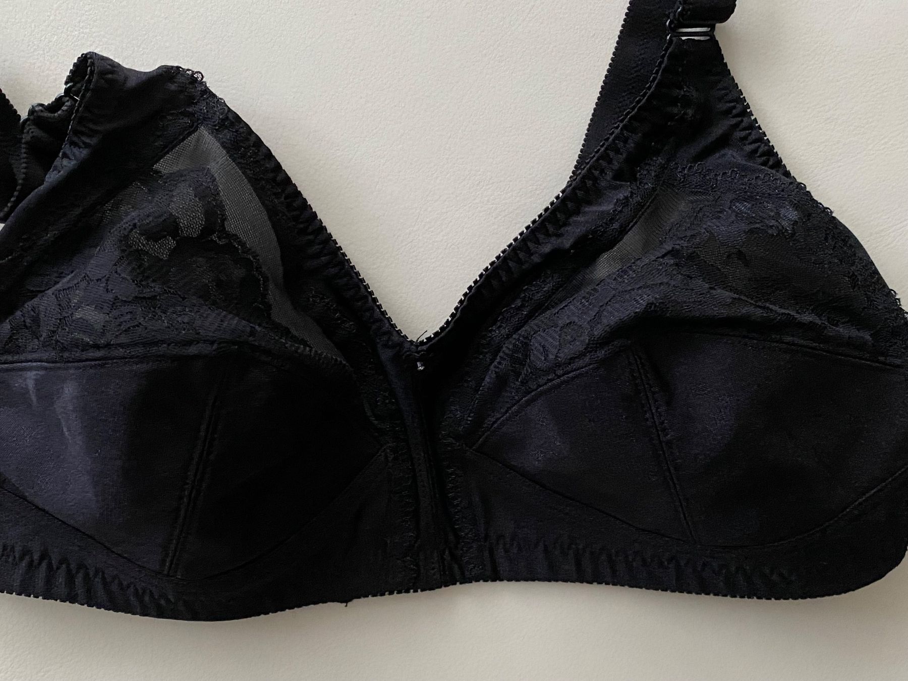 Altra biancheria intima: Feelyou schwarzer BH Gr. 85 D, bügellos – Nuovo (secondo la descrizione) da Dietlikon venduto da Trukaip 1