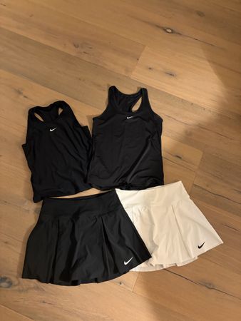 Nike Tennisbekleidung 4 Teile, neu!