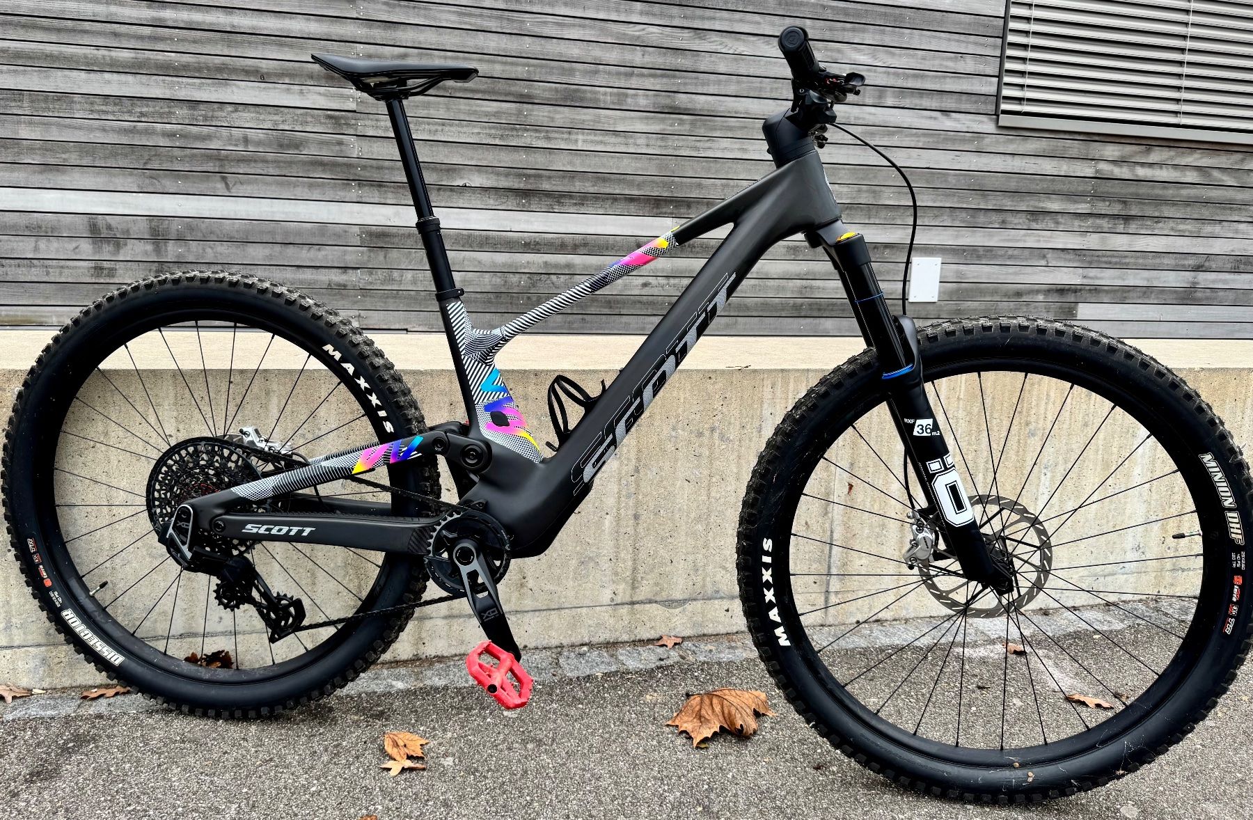 Scott Biciclette: **NEU**Scott Genius Tuned 1/1 Speziallackierung – Nuovo e nell'imballaggio originale da Aarburg venduto da fred_RM5