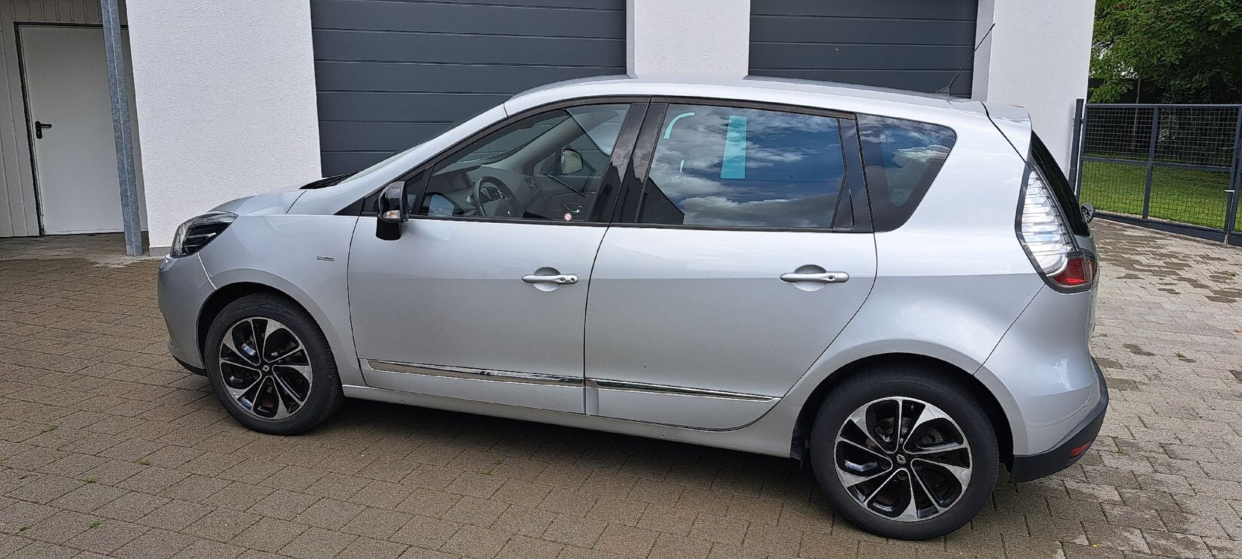 Renault Autos: Renault Scenic 1.2 16V Turbo Bose – Gebraucht aus Leibstadt von HRCRacing 3