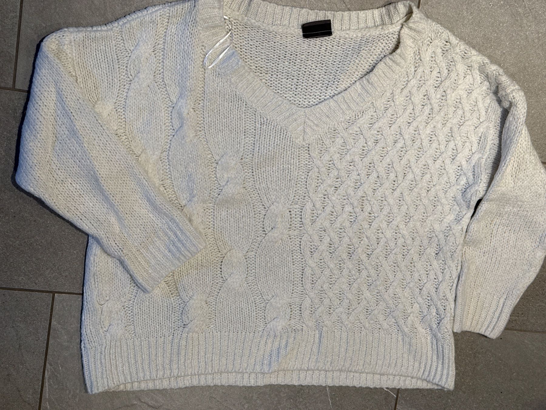 C&A Pullover & Sweatshirts: Strick Pulli, V- Ausschnitt, XL – Gebraucht aus Amriswil von used2use
