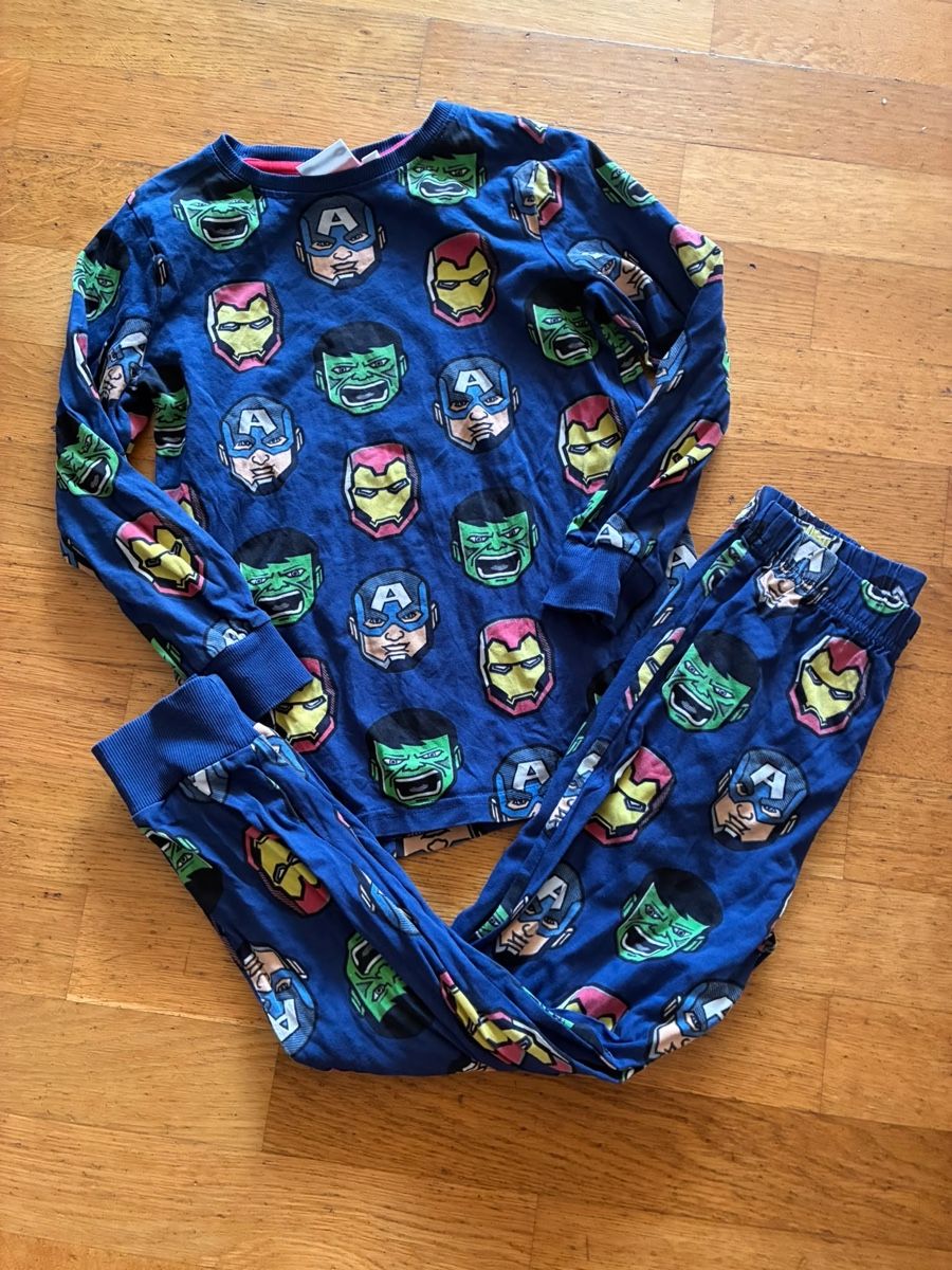 Pigiama & Simili: Schönes Marvel Pyjama Gr. 122/128 – Usato da Richterswil venduto da duffi326464