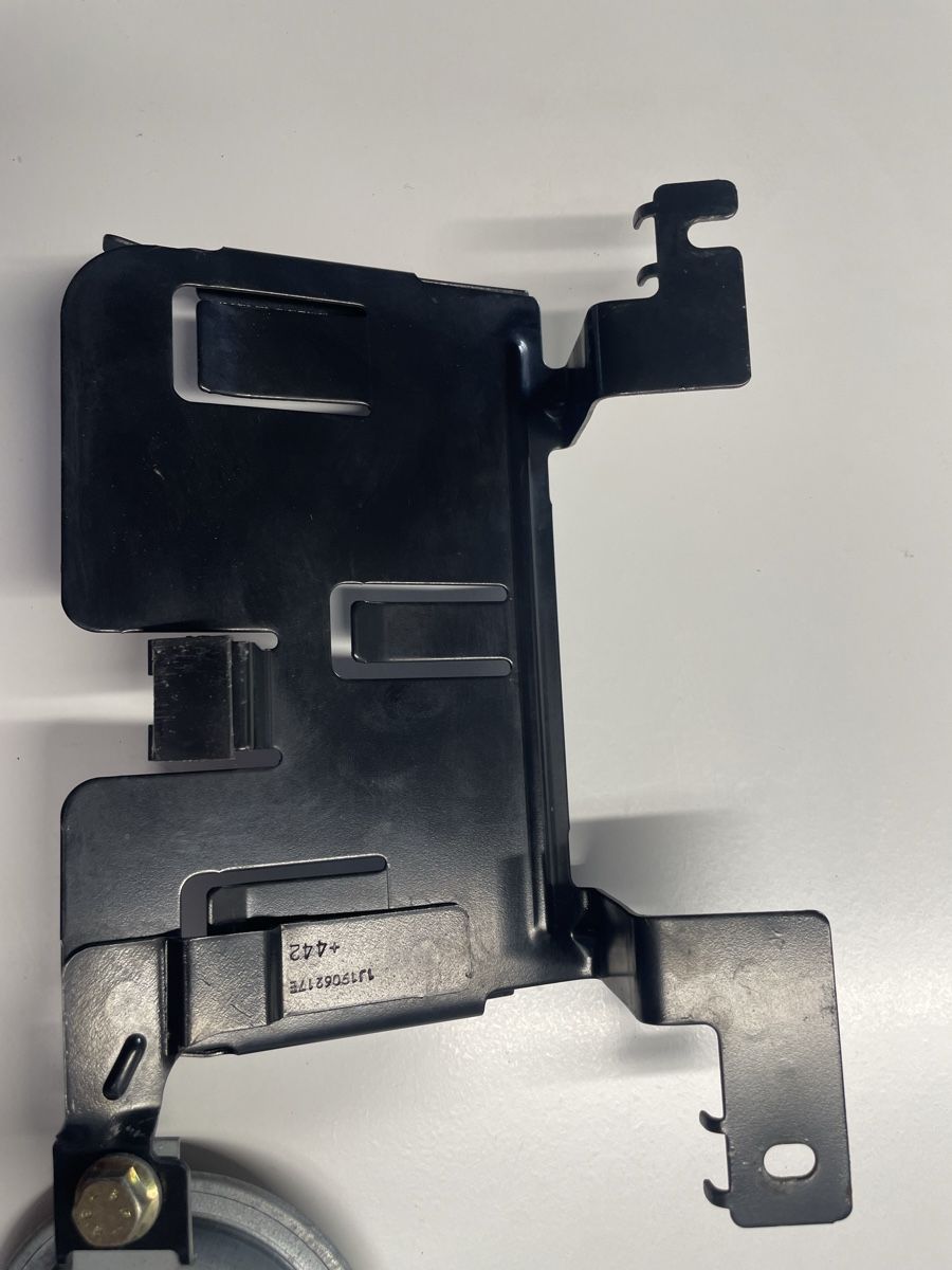 Volkswagen Tutti pezzi di ricambio auto: Vw Golf 4 | Support voiture boîtier commande VW 1J1906532B – Usato da Denges venduto da Ricautomotive