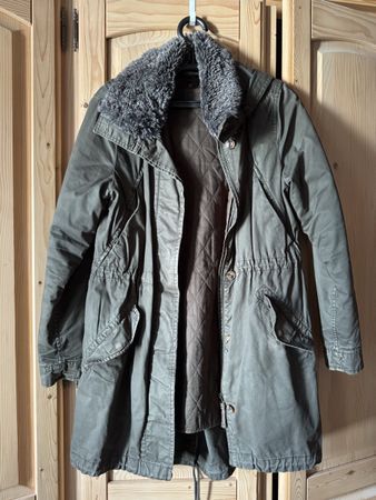 Khaki Winter Parka mit Fellkapuze, warm gefüttert