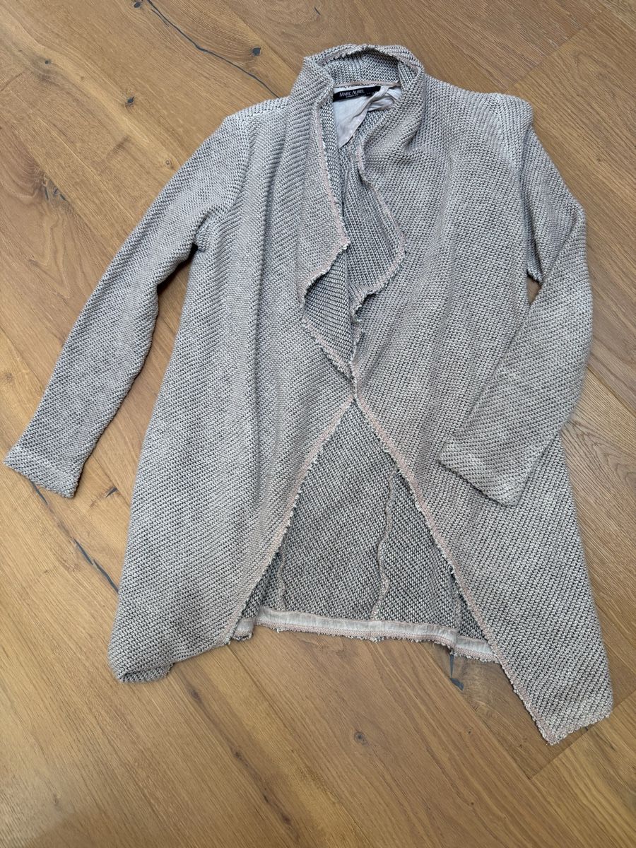 Giacche: Marc Aurel Strickjacke, Grösse 36 – Usato da Lungern venduto da Blauhausfrau
