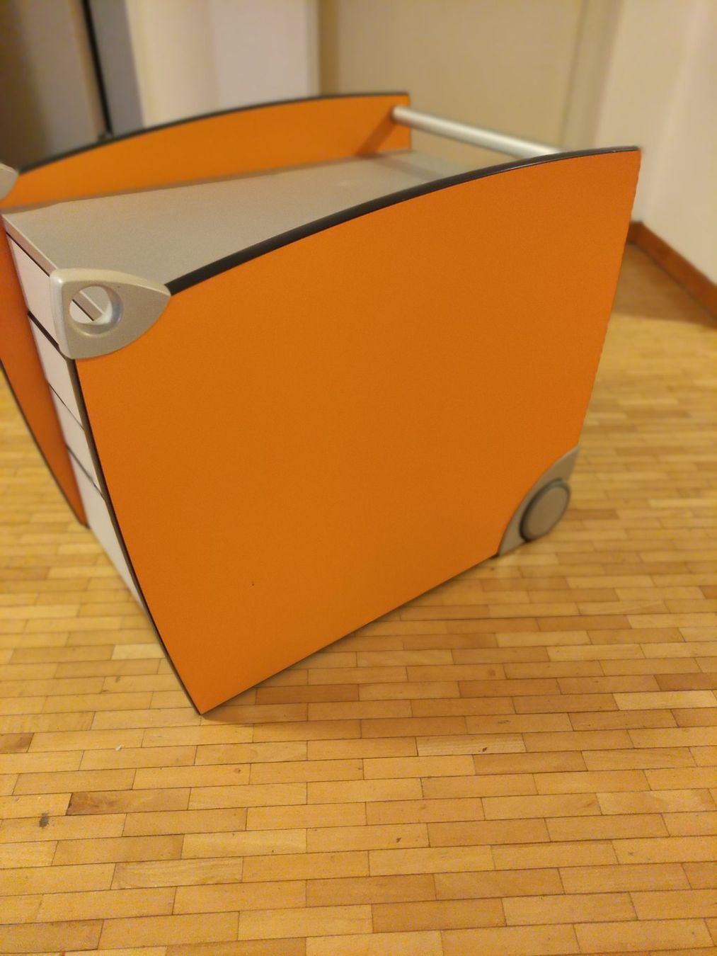 Moll Banconi: Moll Bürowagen / Rollcontainer – Usato da Dagmersellen venduto da L.Ga. 3