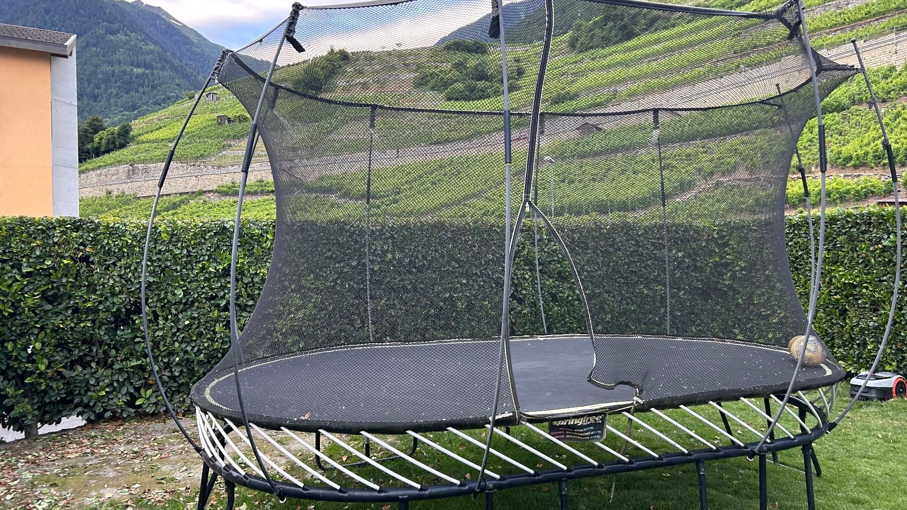 Trampolini: Trampoline Springfree 077 filet de sécurité, – Usato da Martigny-Croix venduto da Cabli