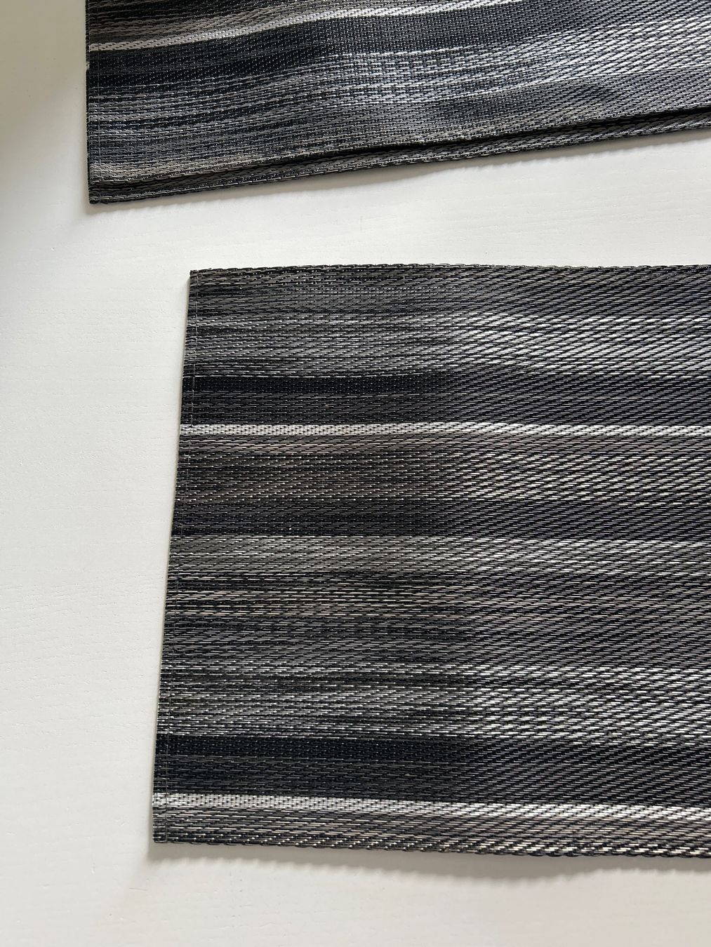 Set di tavolo e panche: Tischset grau/schwarz 4 Stück – Usato da Worben venduto da AlliaB 2