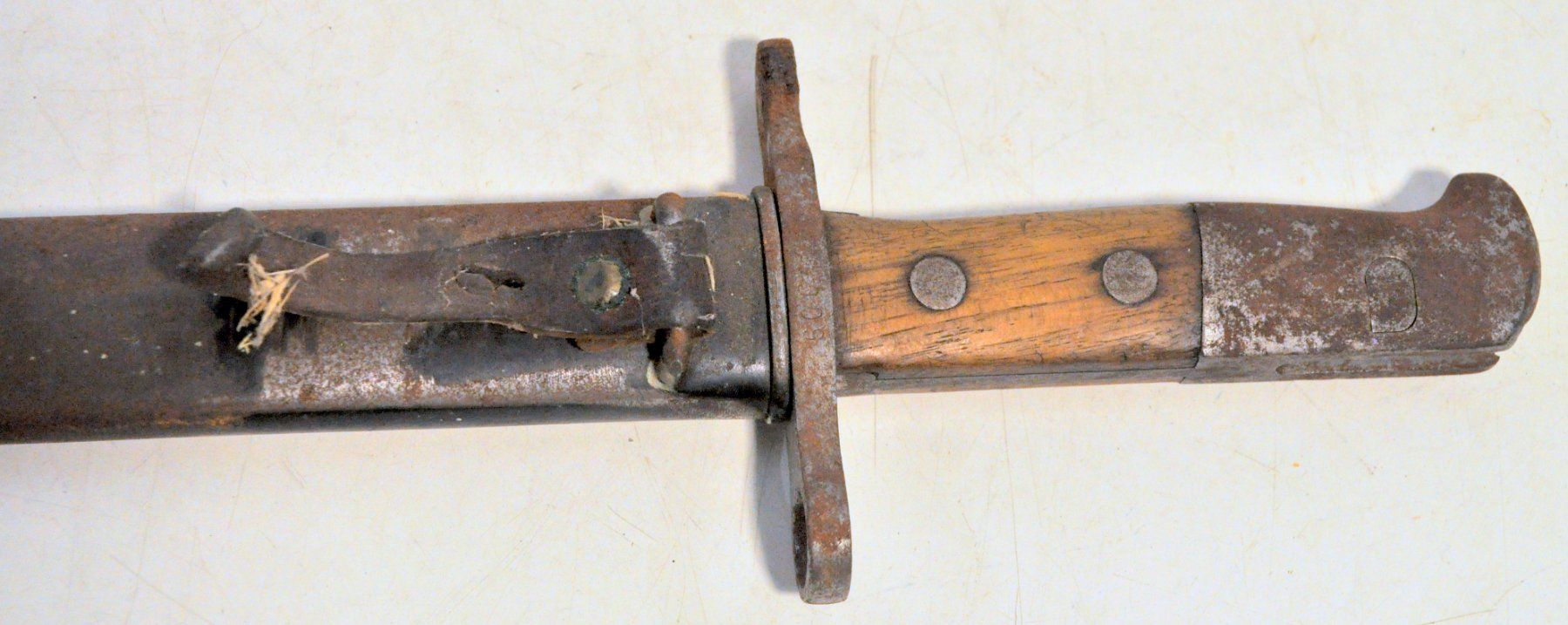 Schweizer Armee Stichwaffen: Ancienne "grande" baïonnette armée Suisse – Gebraucht aus Neuchâtel von Neuchatel 9
