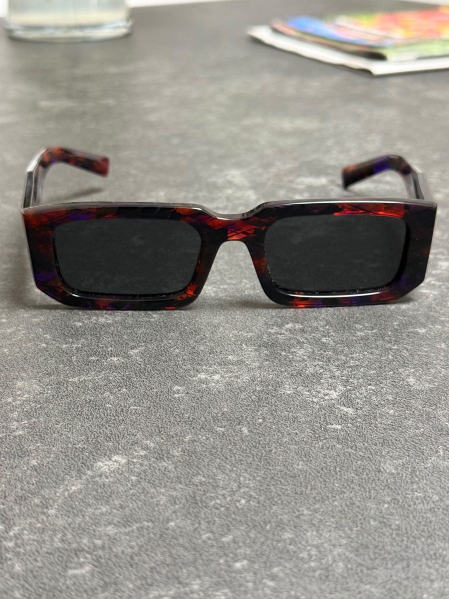 Prada Lunettes & Verres: Sonnenbrille PRADA Damen Herren – D'occasion à DOTTIKON par wiesel68