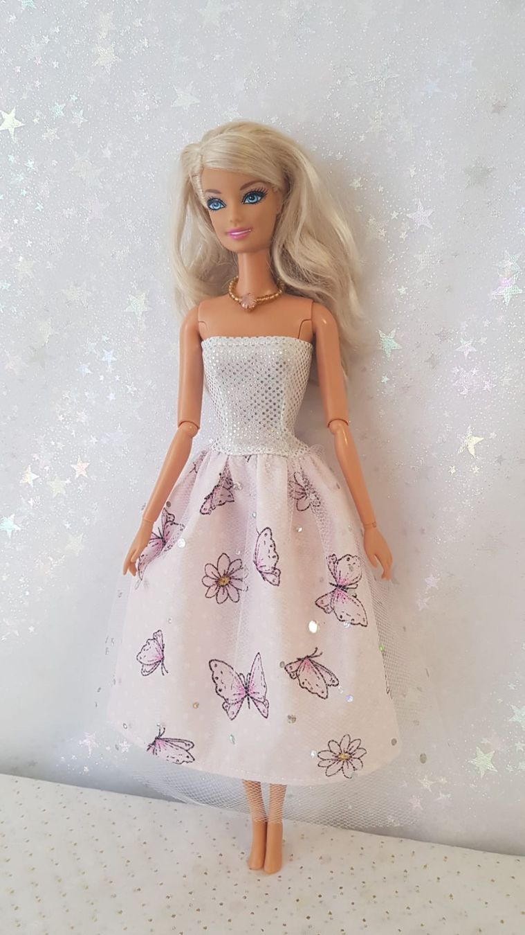 Bambole: Barbie Kleid mit Halskette – Nuovo (secondo la descrizione) da Lachen SZ venduto da Sakura4hime 2