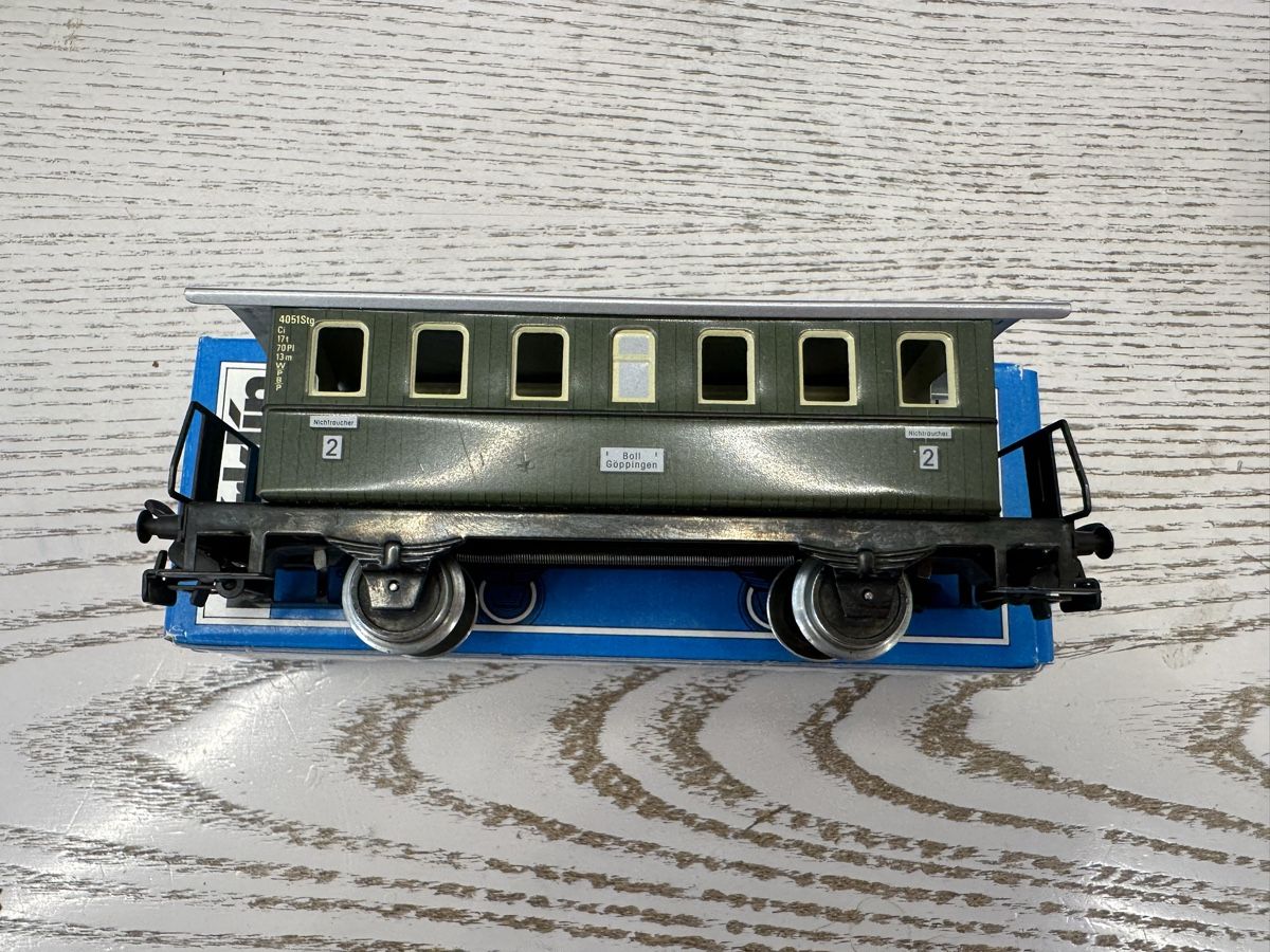 Märklin Modelleisenbahnen: Märklin 4040 Personenwagen – Neu und originalverpackt aus Lupsingen von New-Haven