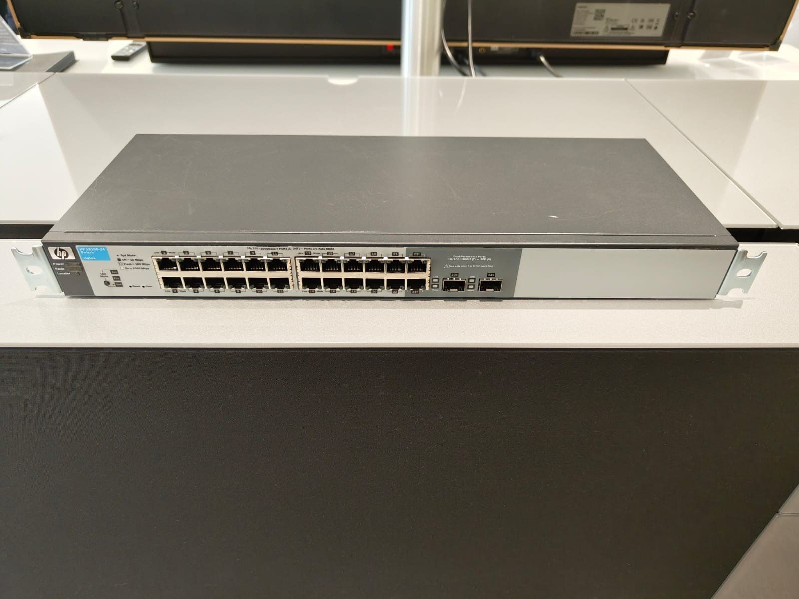 Hewlett Packard Hubs & Switches: HP OfficeConnect 1810 Switch – Gebraucht aus Appenzell von 1xRichtig
