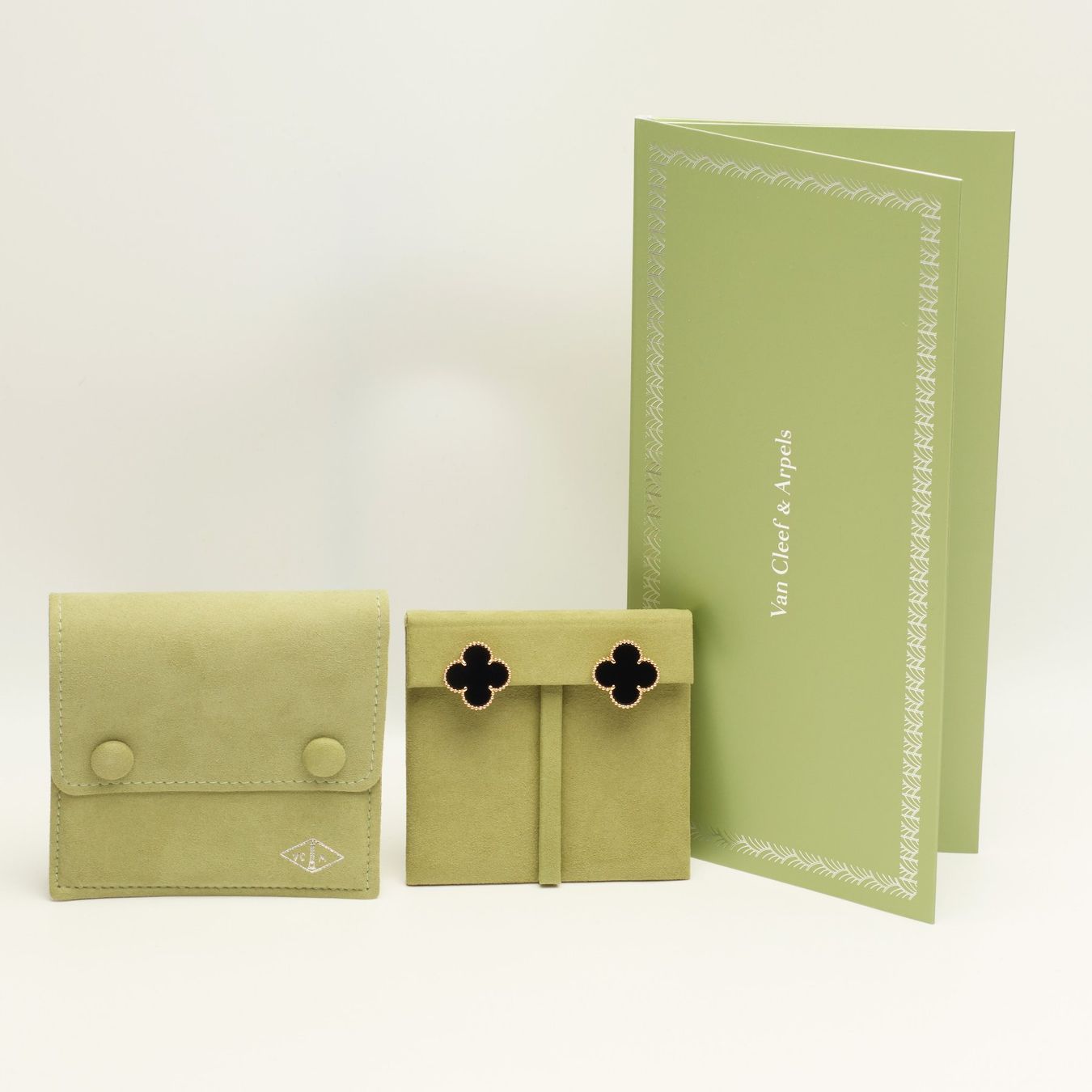 Orecchini pendenti & Orecchini a lobo: RARE Boucles d’oreilles VAN CLEEF ARPELS Magic Alhambra – Nuovo (secondo la descrizione) da Carouge GE venduto da TLD 1