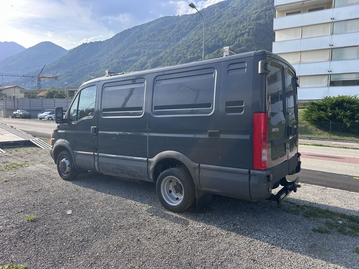 Iveco Nutzfahrzeuge: Iveco  – Gebraucht aus Gordola von sai_2bz9 2