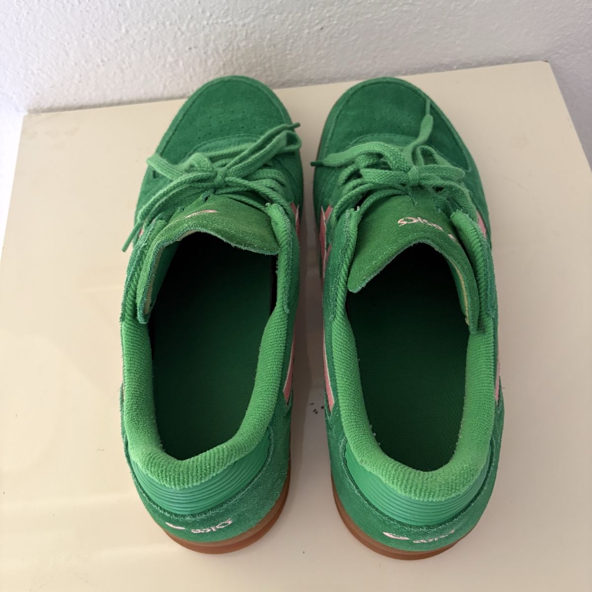 Asics Scarpe da uomo: Asics Skyhand green/pink 44.5 – Usato da Winterthur venduto da LaBodega 2