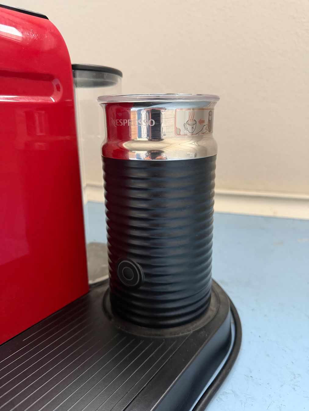 Nespresso Machines à café & Machines à expresso: Nespresso Machine – D'occasion à Zürich par mar_hs6l 2