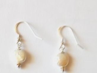 Orecchini pendenti & Orecchini a lobo: Süsswasser Perle Mit Swarovski Ring, Eigenfertigung – Nuovo e nell'imballaggio originale da Winistorf venduto da acreativ2
