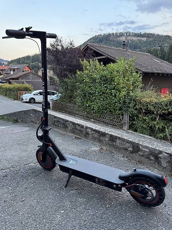 Scooter: E Roller 2 Jahre Garantie – Usato da Heimberg venduto da ahm_q58y 1