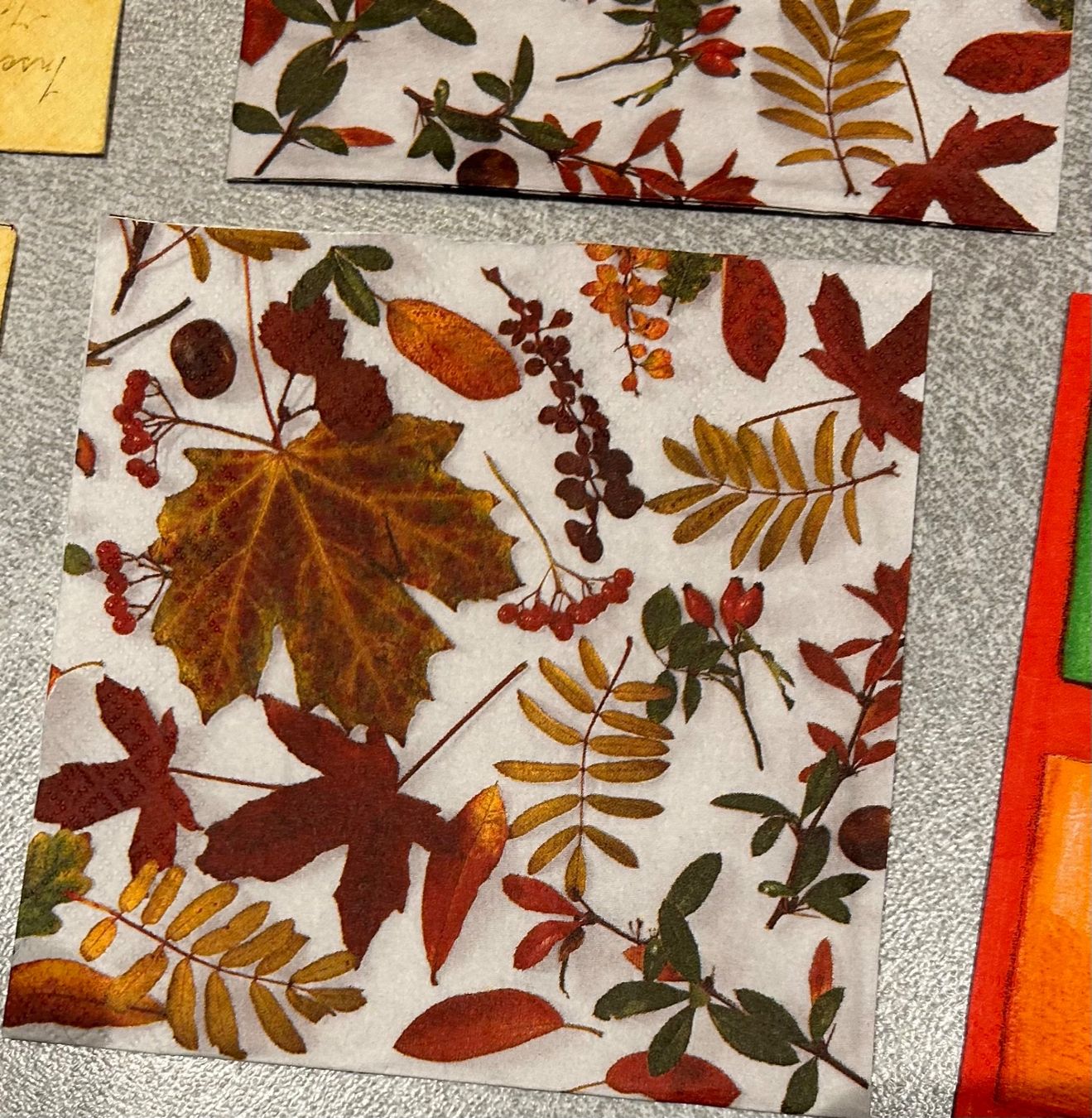 Servietten: 12 Servietten fleurs et feuilles - lot 5 – Neu (gemäss Beschreibung) aus Arbedo von nadia1973 2