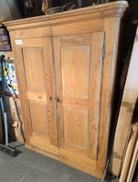 Antiker Schrank geklötzelt, Tanne massiv