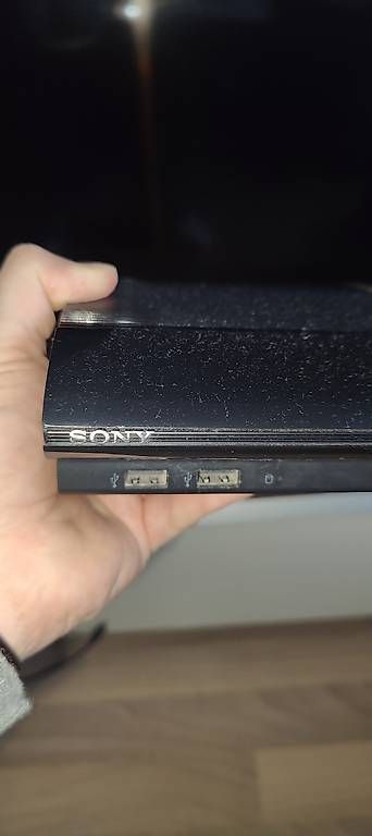 Console: Playstation 3 inkl. 4 Spiele + 1 Controller – Usato da Reinach AG venduto da pat_m26y 1