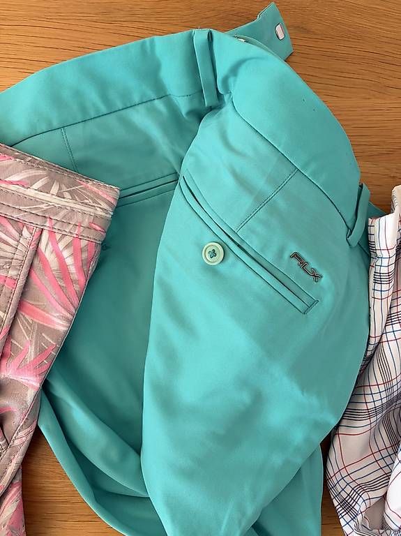 Pantaloni: 3 Golfshorts Grösse 50 – Usato da Gümligen venduto da 55_44 2