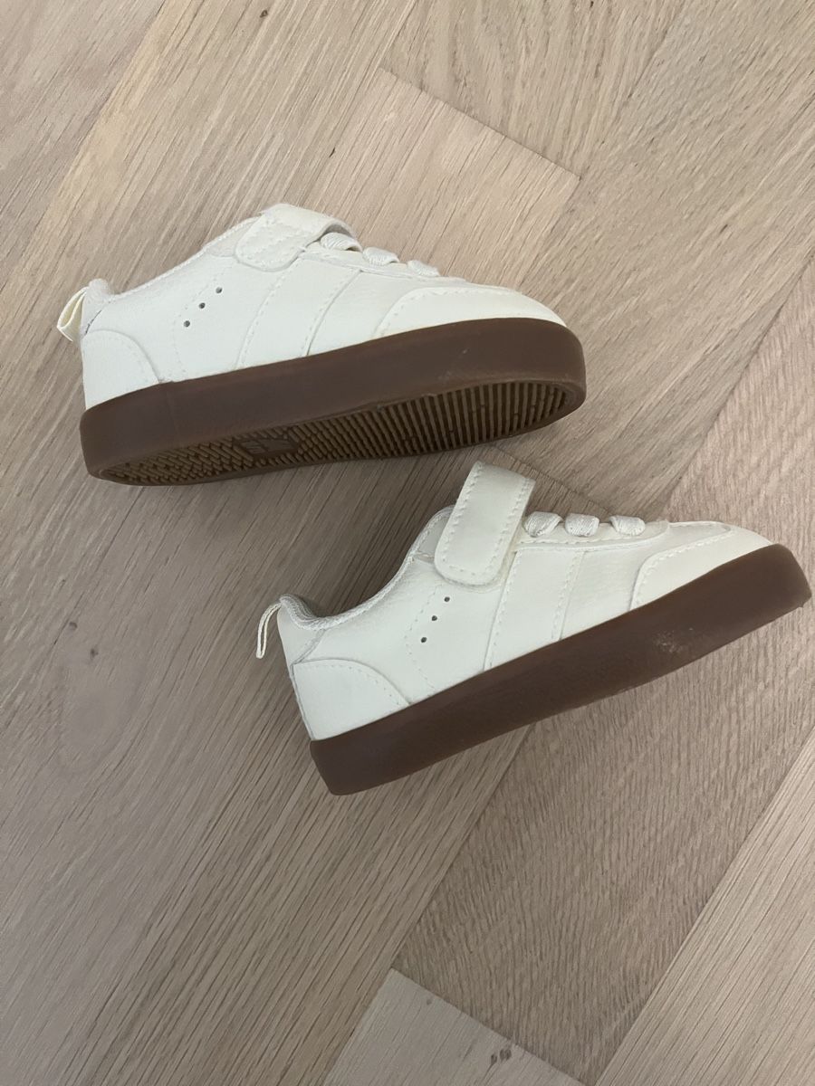 Scarpe per ragazzi: Sneaker Kinder •NEU• Gr. 18/19 – Nuovo (secondo la descrizione) da Wallisellen venduto da Romina83 1