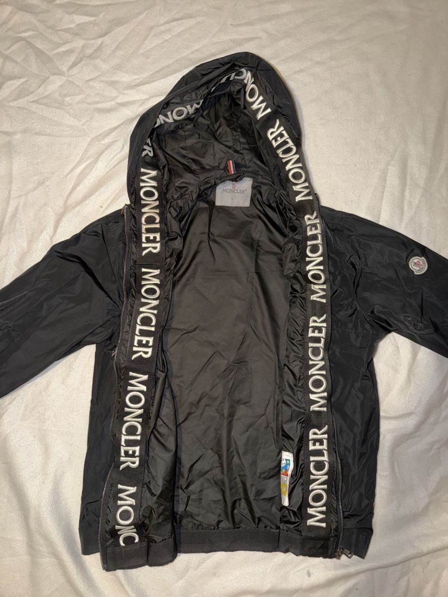 Moncler Giacche: Moncler Windbreaker Gr.L – Nuovo (secondo la descrizione) da St.Gallen venduto da chevyy