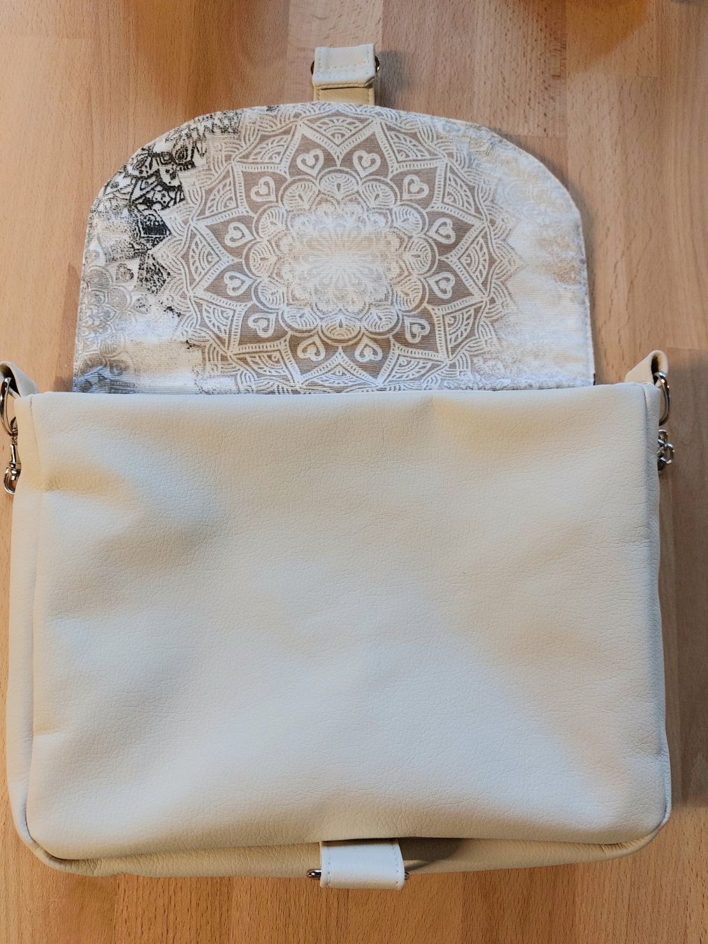 Borse da donna: Neue Damen Handtasche, Schweizer Handarbeit – Nuovo (secondo la descrizione) da Seuzach venduto da Heinz7947 2