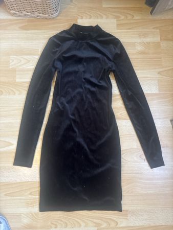 H&M Samtkleid schwarz langarm Grösse XS guter Zustand