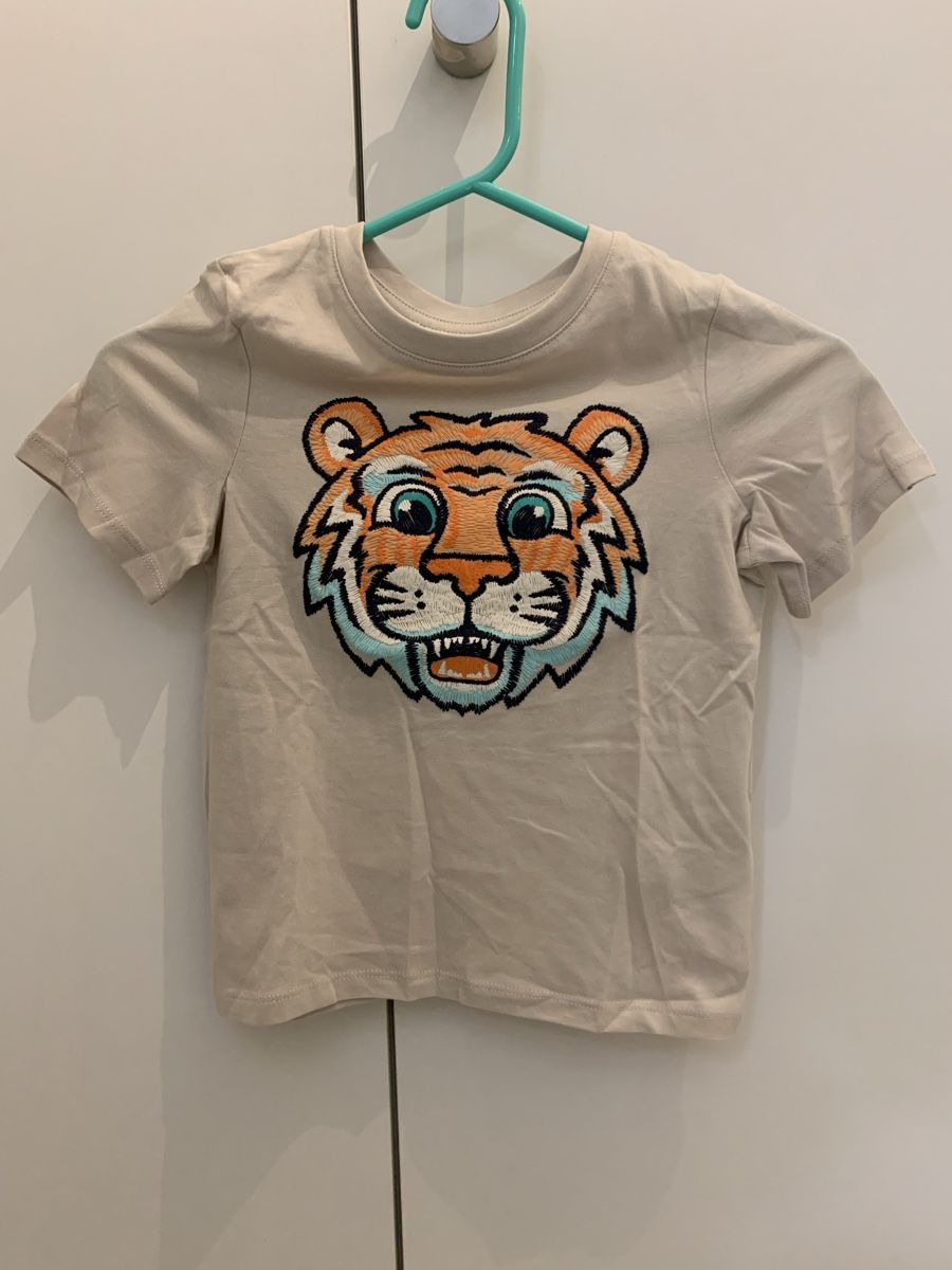 C&A Camicie, T-shirt & Polo: T-Shirt Tiger-Motiv, Gr. 110 – Usato da Buus venduto da 2013dp