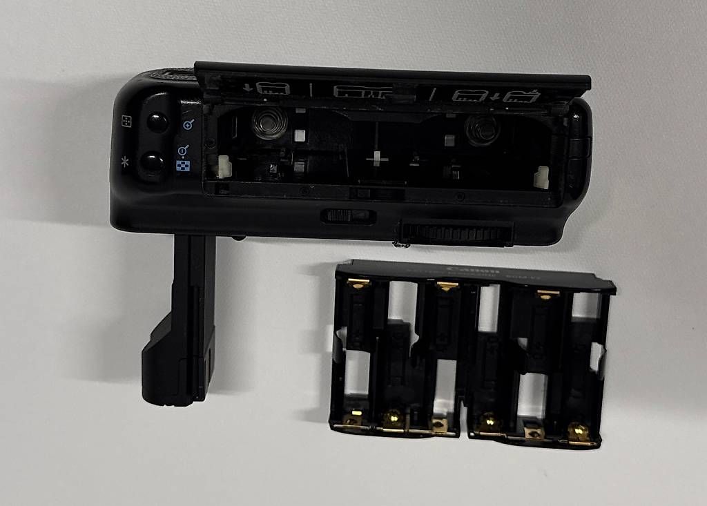 Batterie: Canon Battery grip BG-E2 – Usato da Gelterkinden venduto da Jbiland 1