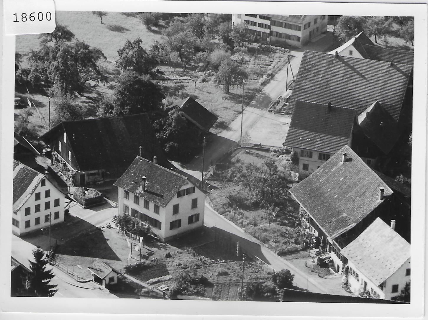 Cartoline postali: Flugaufnahme Wermatswil - Hintergasse – Antico da Ettingen venduto da Kartenplanet