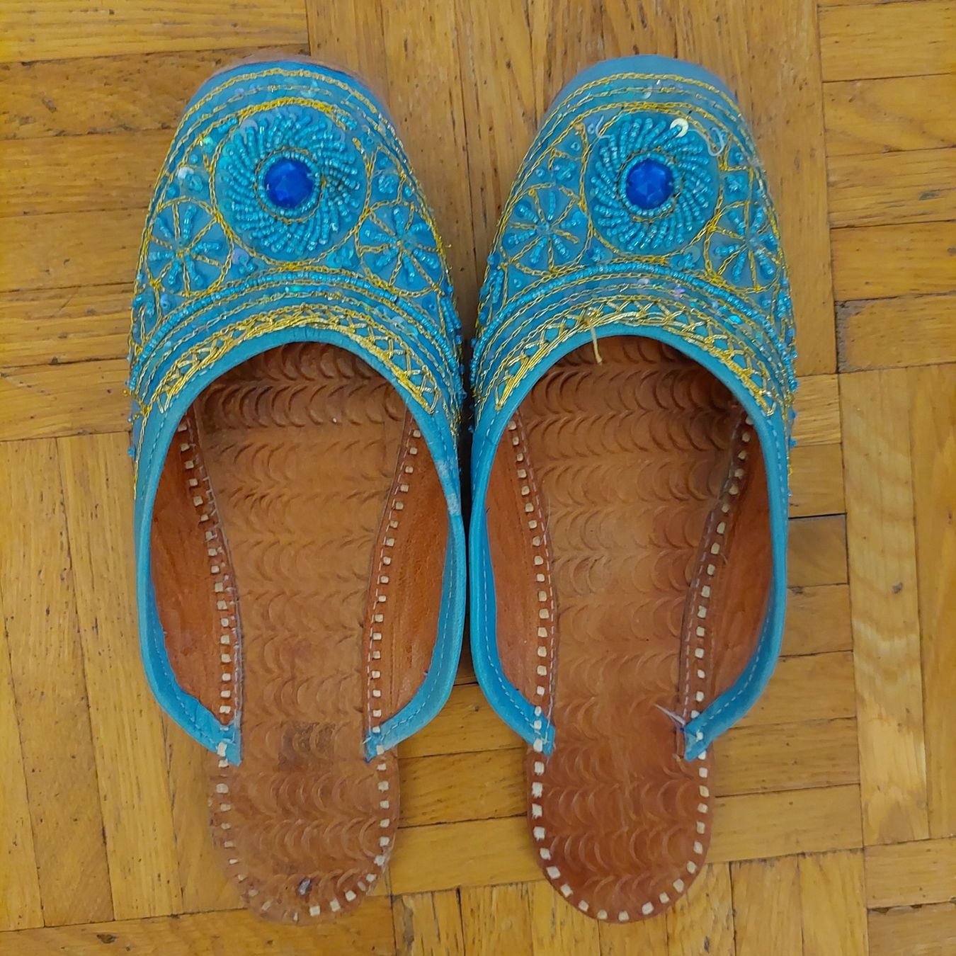 Scarpe da donna: Pantoletten mit Perlen und Pailletten Gr.39 – Usato da Fehraltorf venduto da Dasgrosseblaue