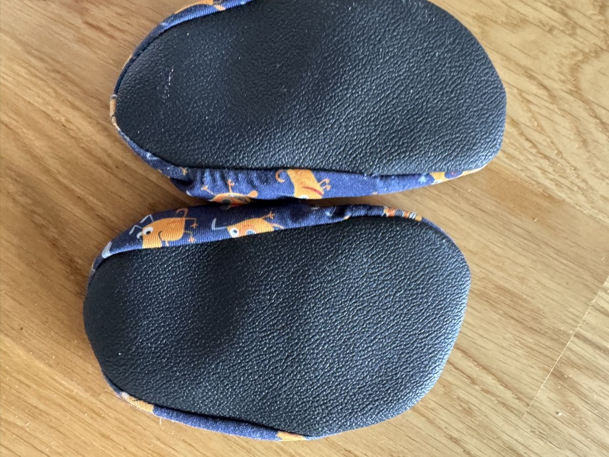 Scarpe per ragazzi:  SlipStop Badeschuhe – Usato da Zug venduto da sil_j6rl 1
