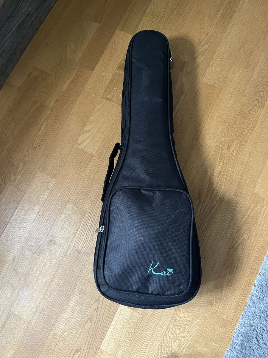 Instruments de musique: 2 Ukulelen, Stimmgerät, Bücher, CD’s – D'occasion à Bern par amapola9 3